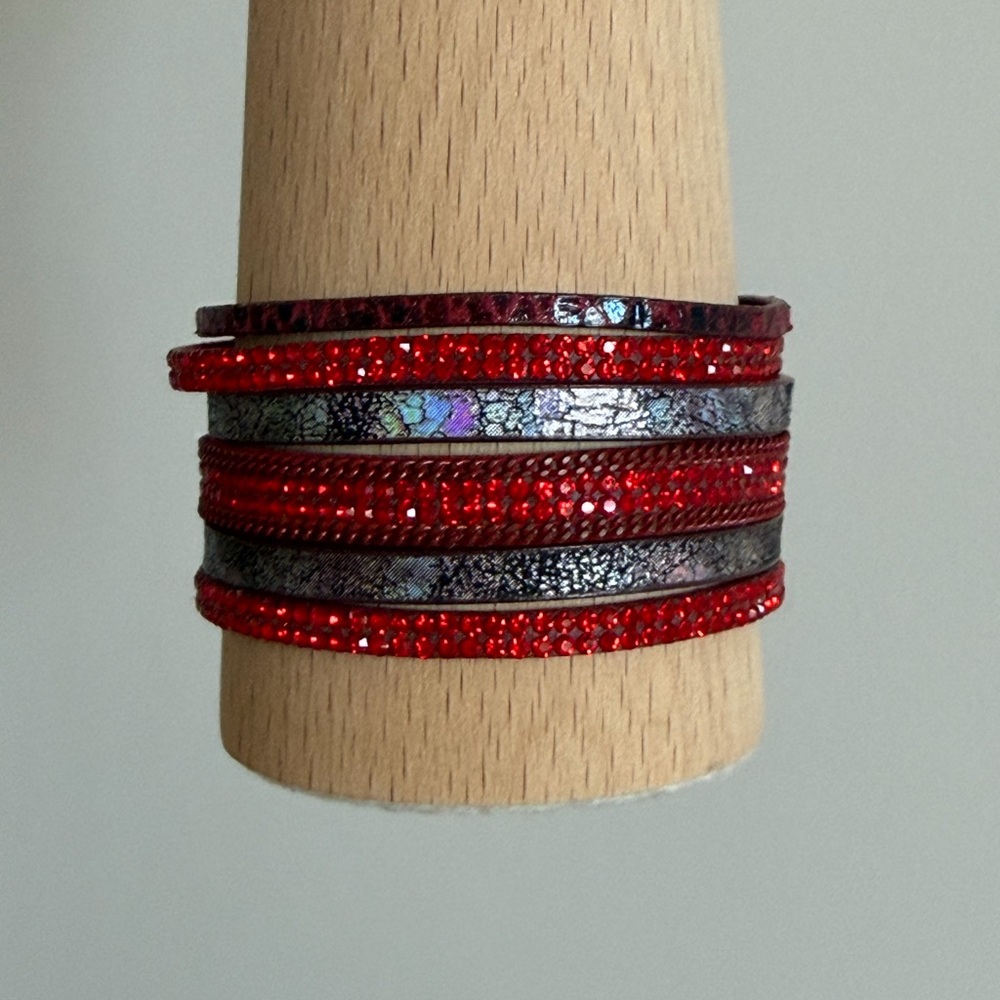 Red Multi Strand Snakeskin Style Bracelet - 7,5”